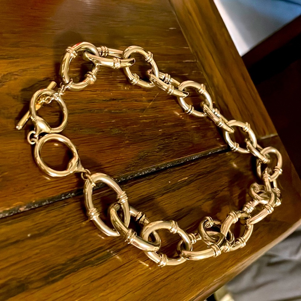 Lovely link chain silver necklace.
